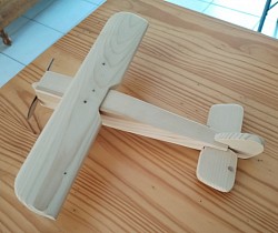 Avion en bois